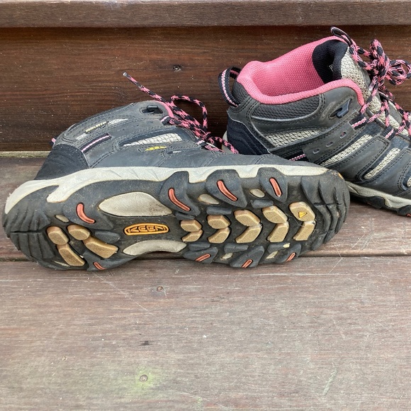 Keen Hiking boots. Size 8 (7.5) - Picture 4 of 4